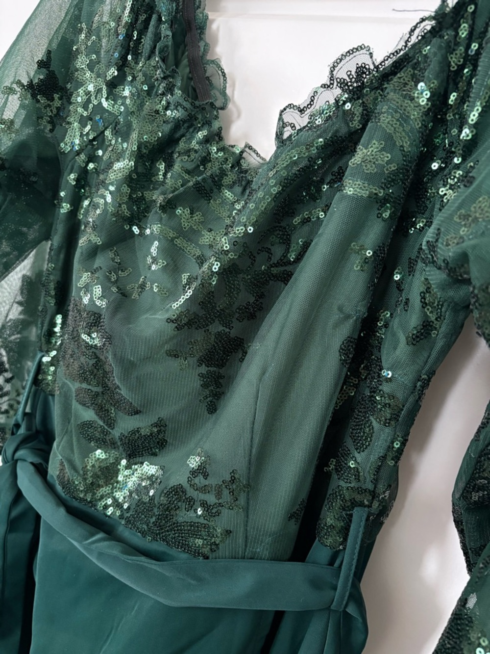 Stunning Dark Green Off-the-Shoulder Sequin Formal Gown, tag 3x, fits 2x. 18/20 - Picture 4 of 7
